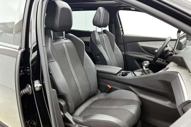 Peugeot 5008 (2024) thumbnail 16