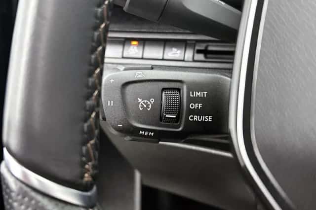 Peugeot 5008 (2024) thumbnail 22