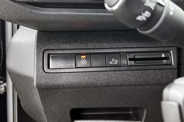Peugeot 5008 (2024) thumbnail 23