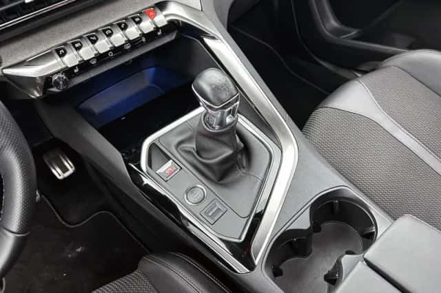 Peugeot 5008 (2024) thumbnail 31