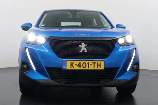 Peugeot 2008 (2021) thumbnail 3