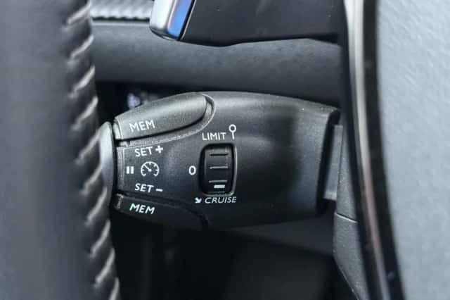Peugeot 2008 (2021) thumbnail 23