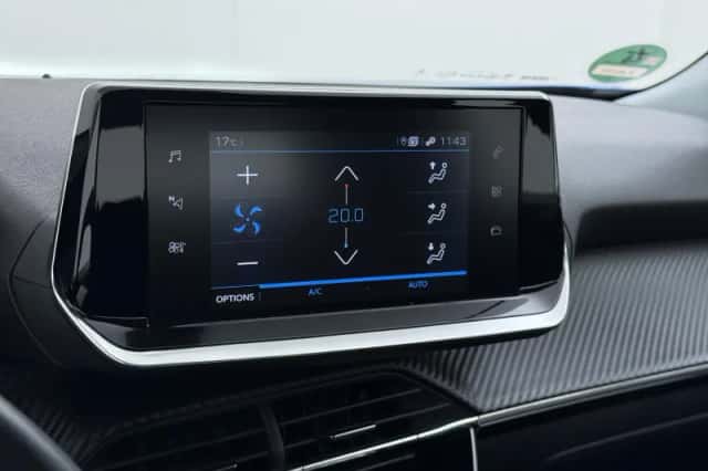 Peugeot 2008 (2021) thumbnail 30