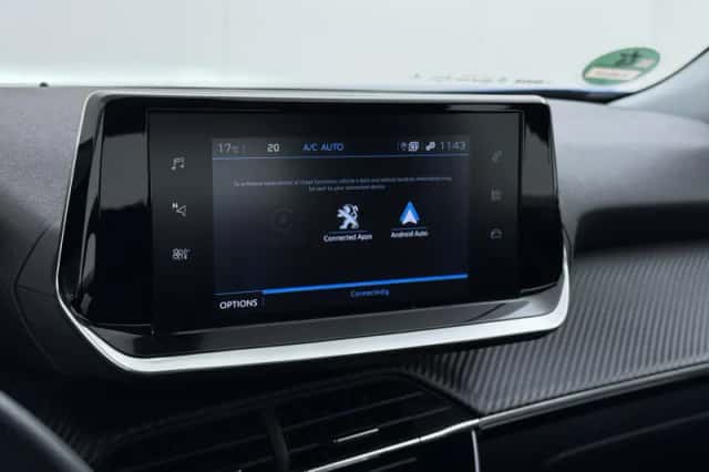 Peugeot 2008 (2021) thumbnail 32