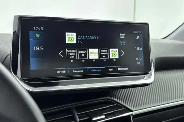 Peugeot 208 (2021) thumbnail 19
