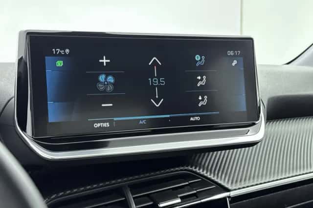 Peugeot 208 (2021) thumbnail 22