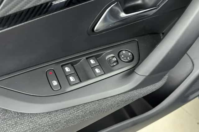 Peugeot 2008 (2025) thumbnail 15