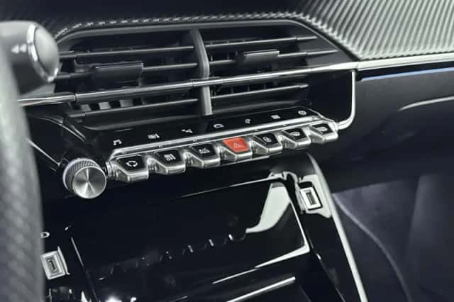 Peugeot 208 (2021) thumbnail 22
