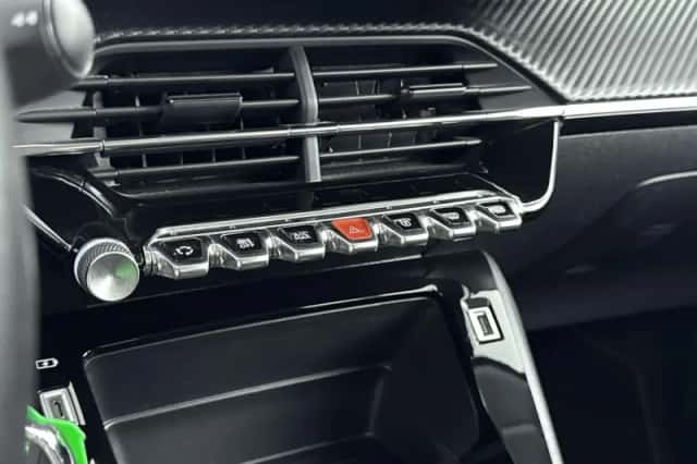 Peugeot 208 (2020) thumbnail 23