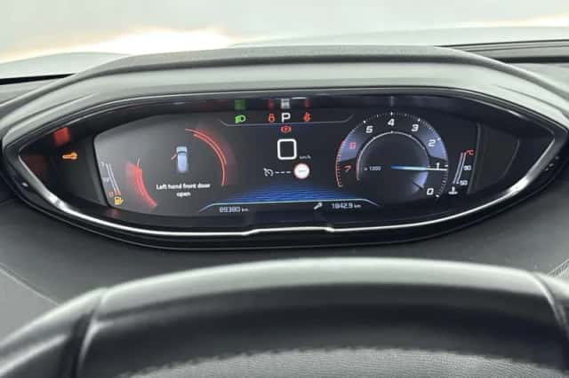 Peugeot 3008 (2020) thumbnail 17
