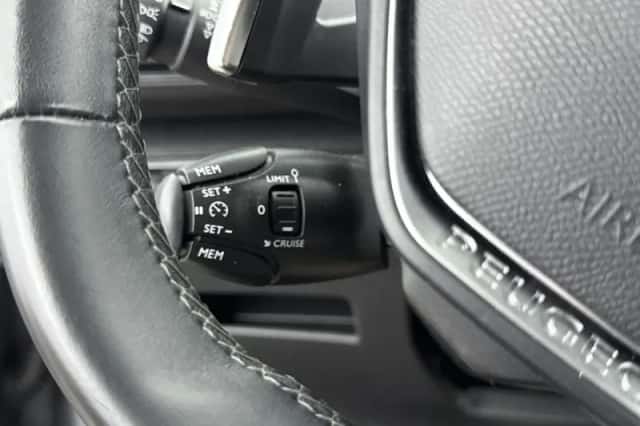 Peugeot 3008 (2020) thumbnail 18