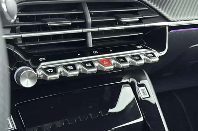 Peugeot 208 (2024) thumbnail 24