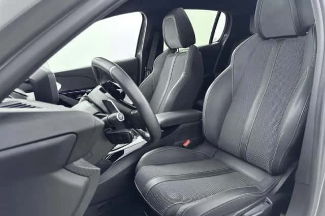 Peugeot 208 (2024) thumbnail 9