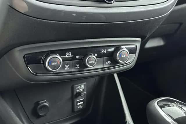 Opel Crossland X (2020) thumbnail 22