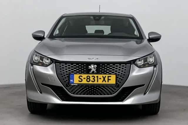 Peugeot e-208 (2021) thumbnail 8