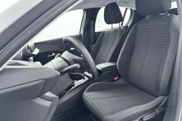 Peugeot e-208 (2021) thumbnail 9
