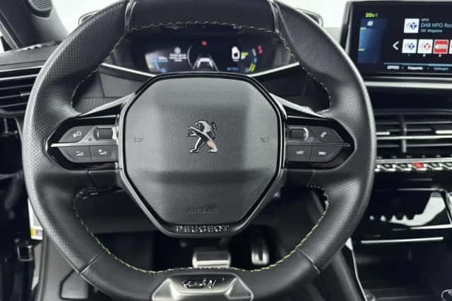 Peugeot e-2008 (2022) thumbnail 16