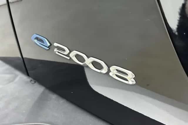 Peugeot e-2008 (2022) thumbnail 26
