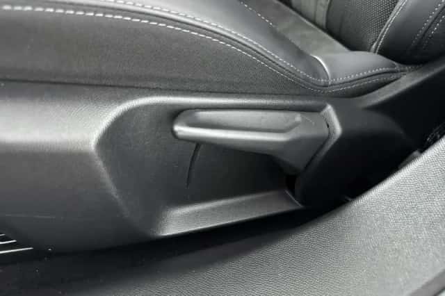 Peugeot e-2008 (2022) thumbnail 29