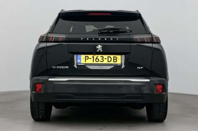 Peugeot e-2008 (2022) thumbnail 4