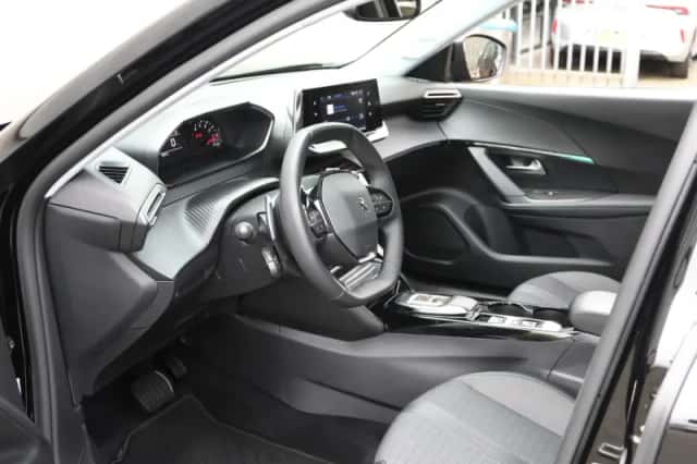 Peugeot 2008 (2022) thumbnail 11