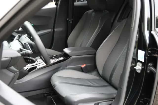 Peugeot 2008 (2022) thumbnail 12