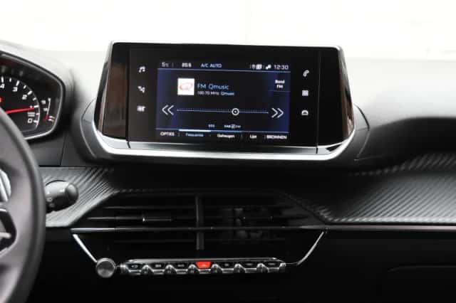 Peugeot 2008 (2022) thumbnail 14