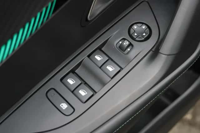 Peugeot 2008 (2022) thumbnail 21