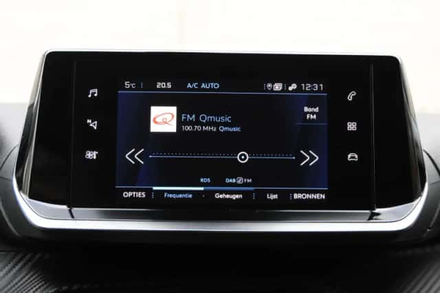 Peugeot 2008 (2022) thumbnail 28