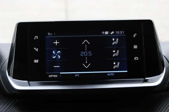 Peugeot 2008 (2022) thumbnail 30