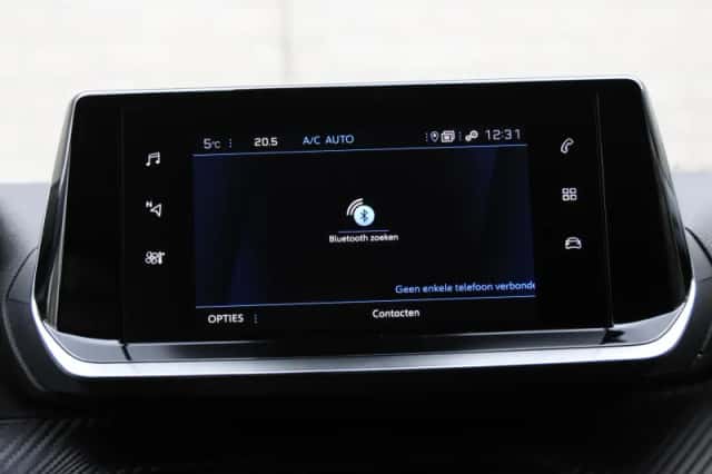Peugeot 2008 (2022) thumbnail 31