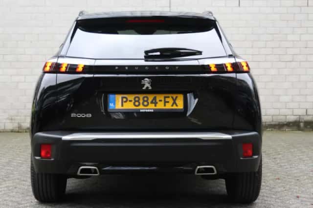 Peugeot 2008 (2022) thumbnail 8