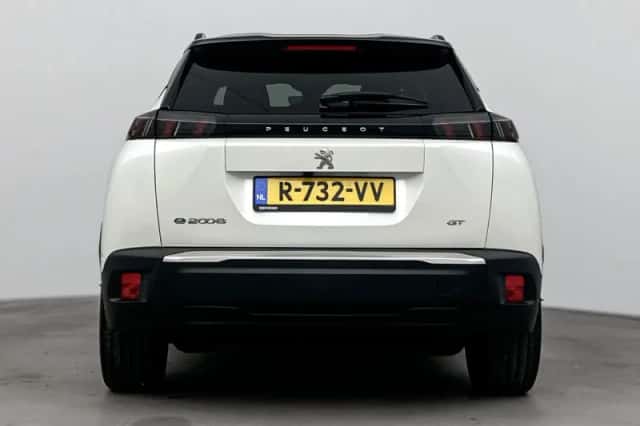 Peugeot e-2008 (2023) thumbnail 4