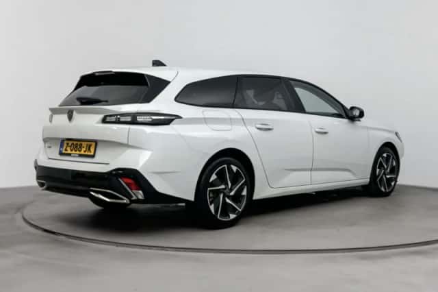 Peugeot 308 (2024) thumbnail 5