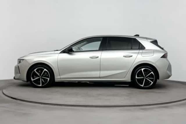 Opel Astra (2022) thumbnail 2