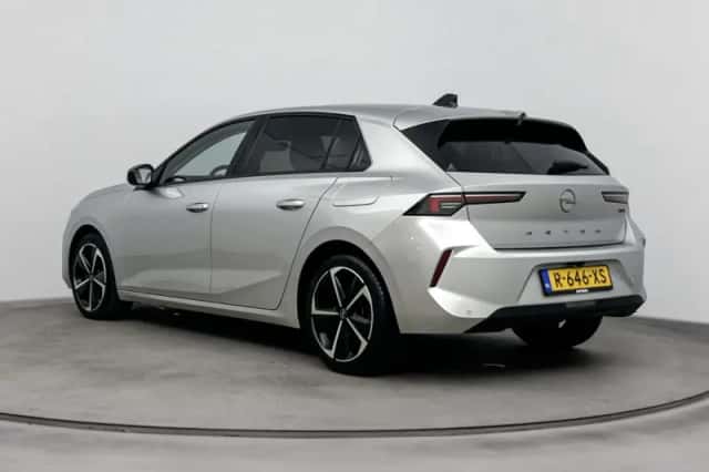 Opel Astra (2022) thumbnail 3