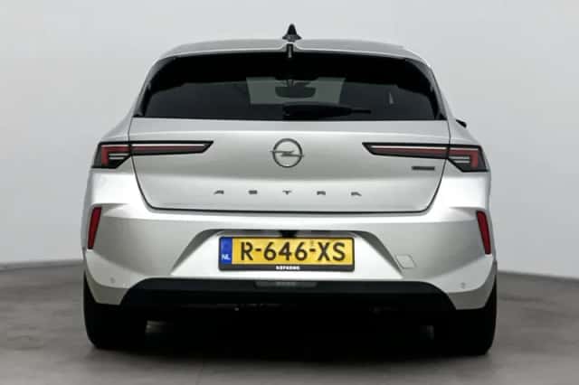 Opel Astra (2022) thumbnail 4