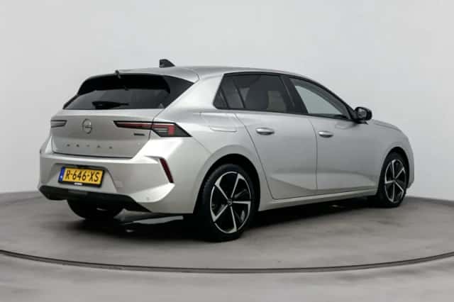 Opel Astra (2022) thumbnail 5