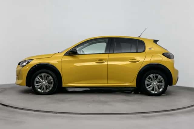 Peugeot e-208 (2022) thumbnail 2
