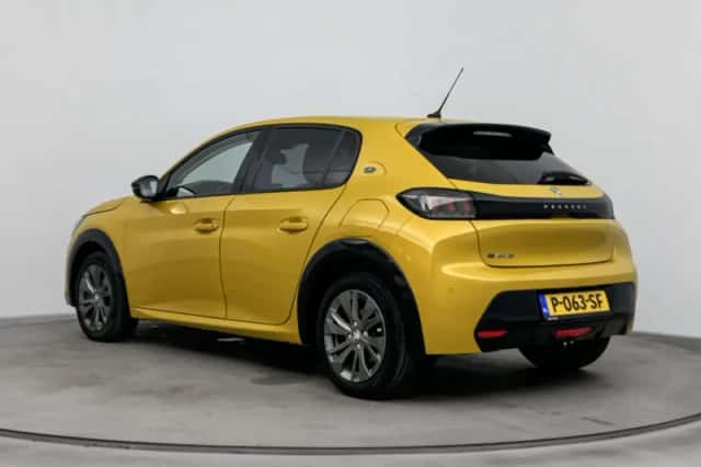 Peugeot e-208 (2022) thumbnail 3