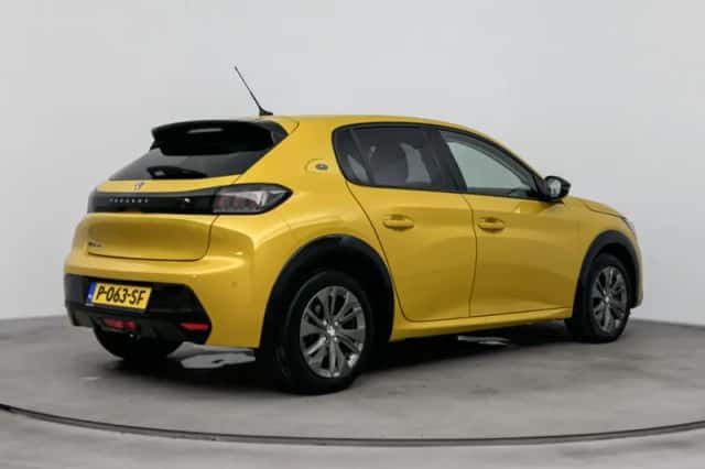 Peugeot e-208 (2022) thumbnail 5