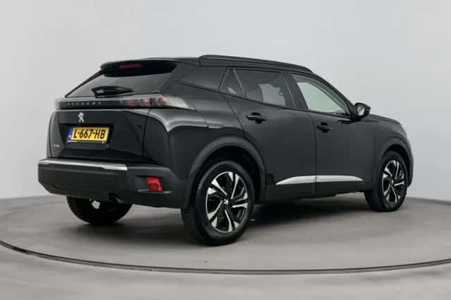 Peugeot 2008 (2021) thumbnail 5