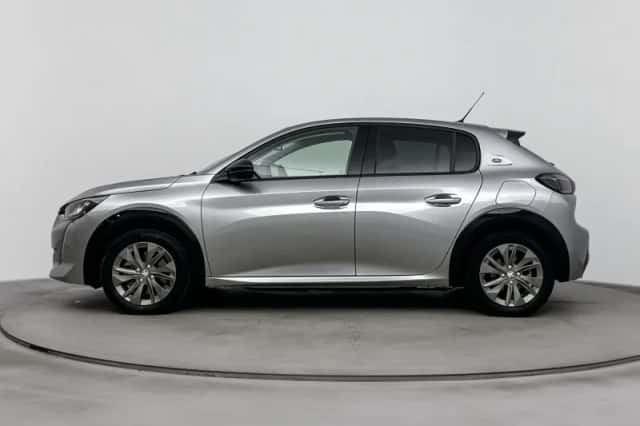 Peugeot e-208 (2023) thumbnail 2