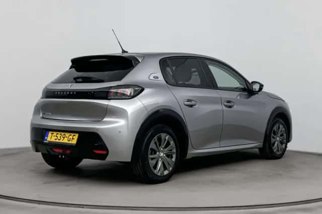Peugeot e-208 (2023) thumbnail 5