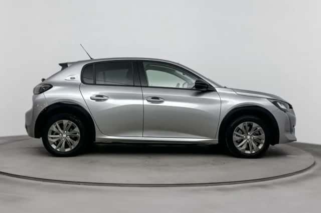 Peugeot e-208 (2023) thumbnail 6