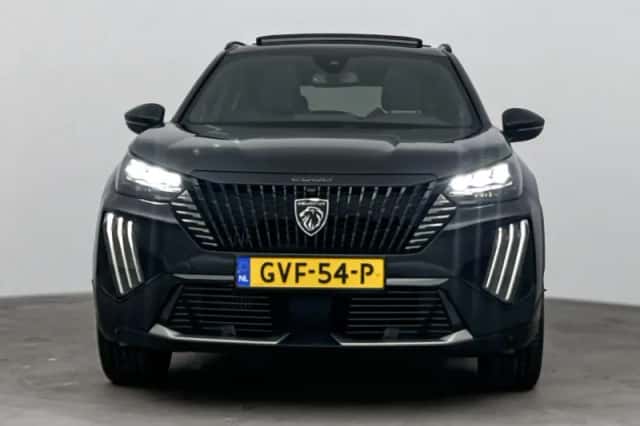 Peugeot 2008 (2024) thumbnail 5