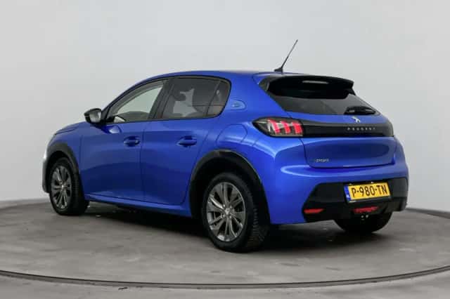 Peugeot e-208 (2022) thumbnail 3
