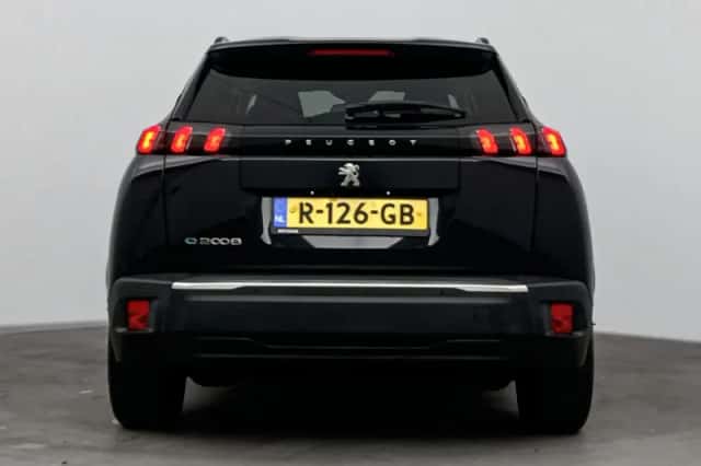 Peugeot e-2008 (2022) thumbnail 4