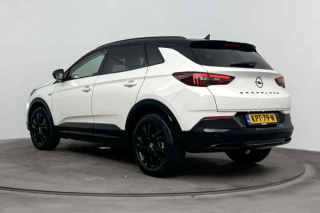 Opel Grandland (2024) thumbnail 3