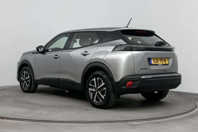Peugeot e-2008 (2025) thumbnail 3